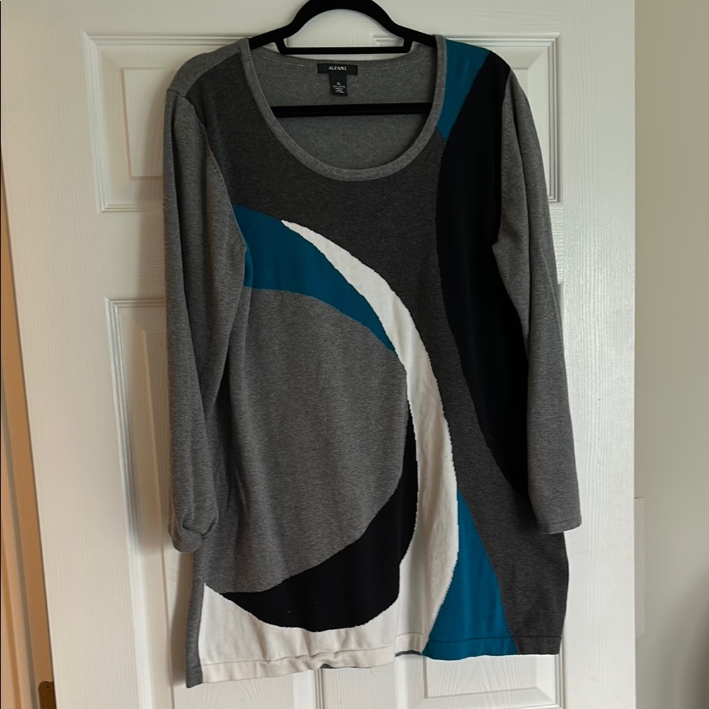 Alfani Gray and White 3/4 Sleeve Boxy Tunic (Size XL)